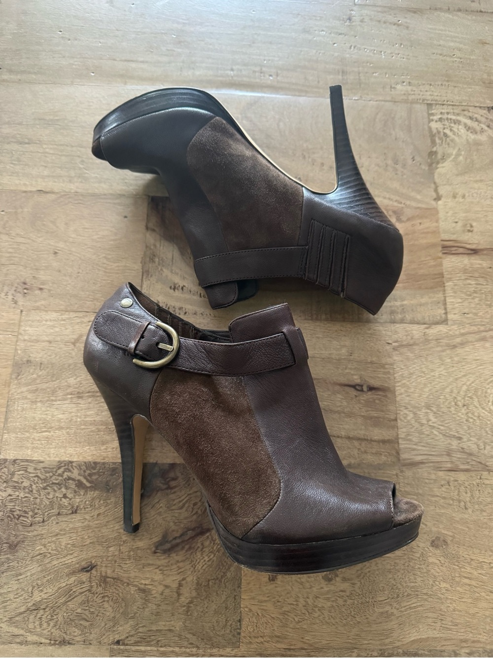 Coach heeled boots Adrina sophisticated peep-toe design brown leather suede sz 8